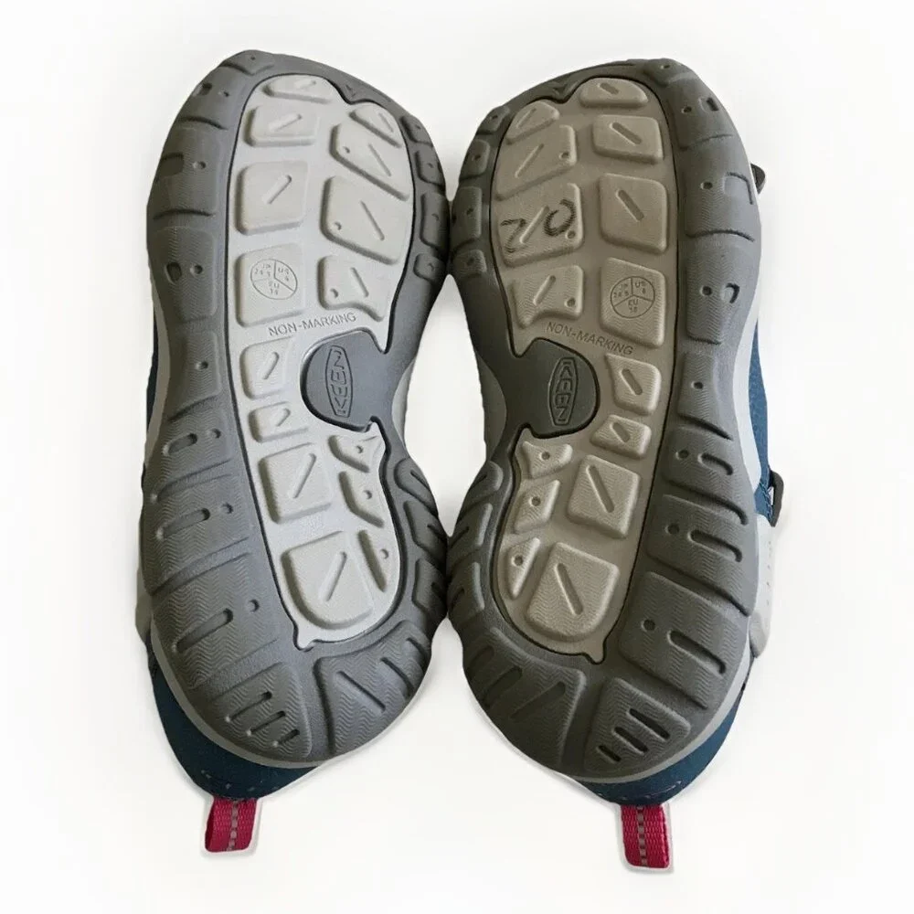 KEEN Knotch Hollow Sneakers Big Kids Size 6 Fit A Woman’s‎ Size 8